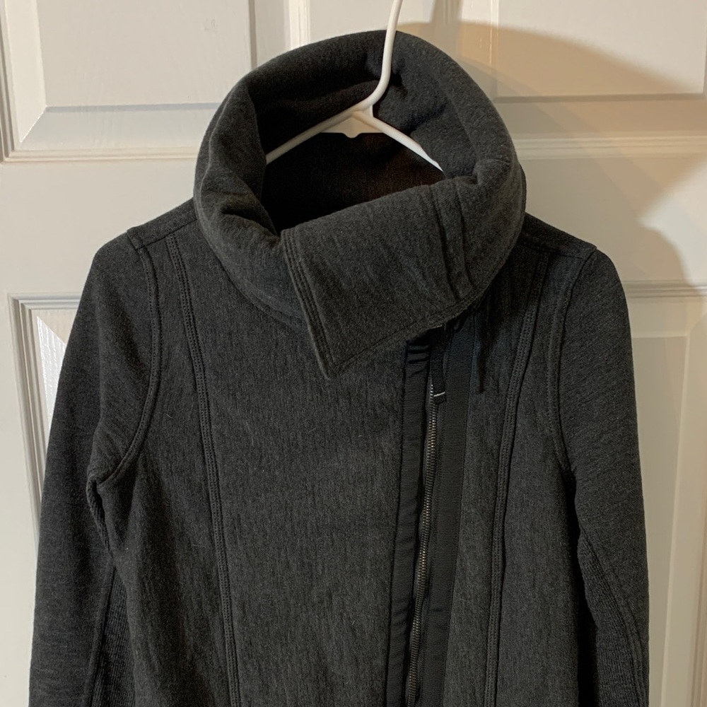 Lululemon Dark Gray Jacket/Exaggerated Collar - image 6
